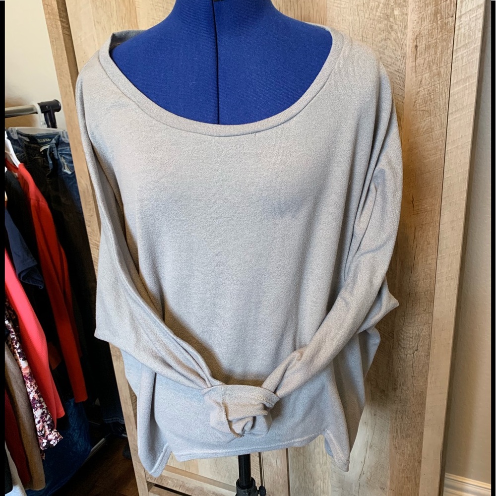 Cute oversized sweater. Worn once.